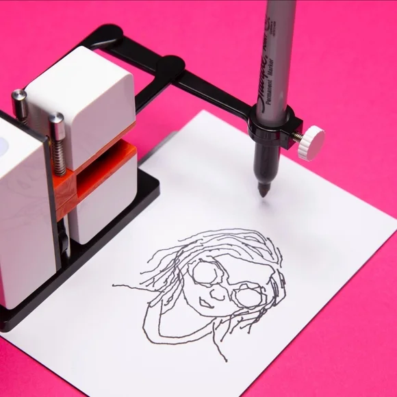 Line-Us: Drawing Robot - Picture 8 of 8